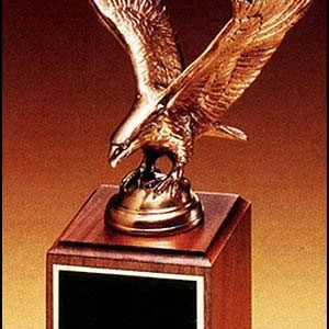 1293/XL Eagle Statue on Walnut Base